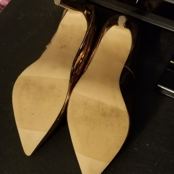 Rosegold Metallic Pumps - Picture 6 of 7